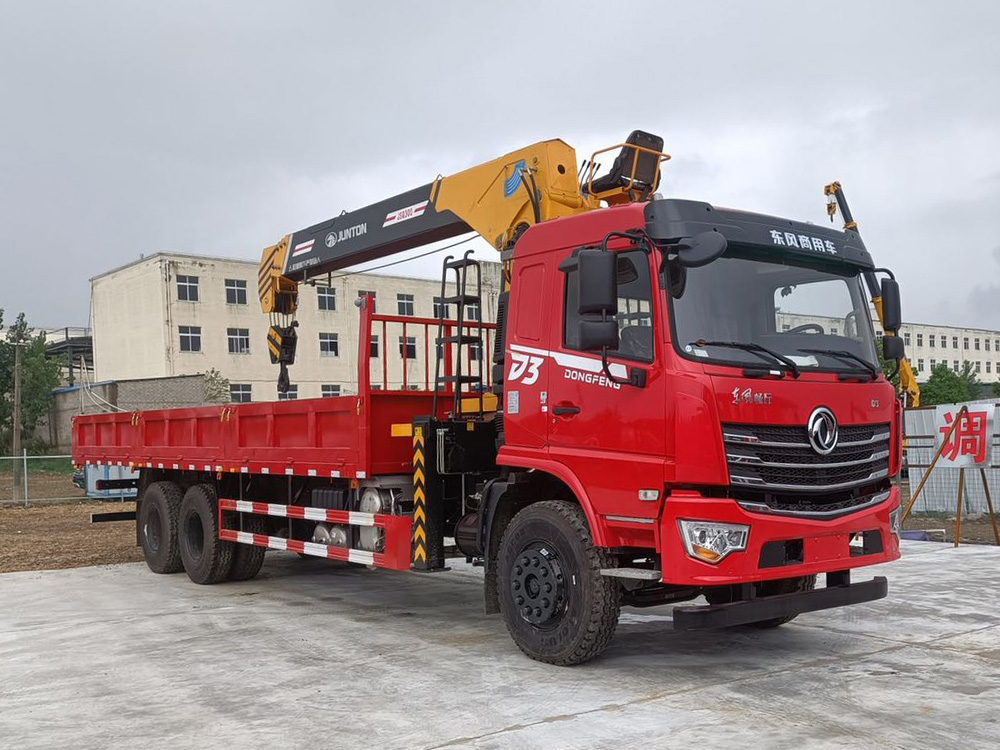 東風暢行D3后雙橋駿通12噸4節(jié)臂吊機