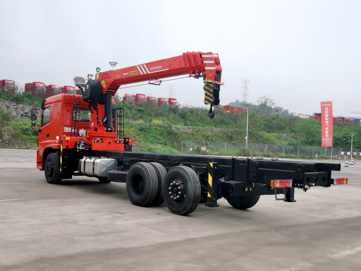 國六三環(huán)T280昊龍后雙橋上裝三一12噸直臂式吊機(jī)隨車吊