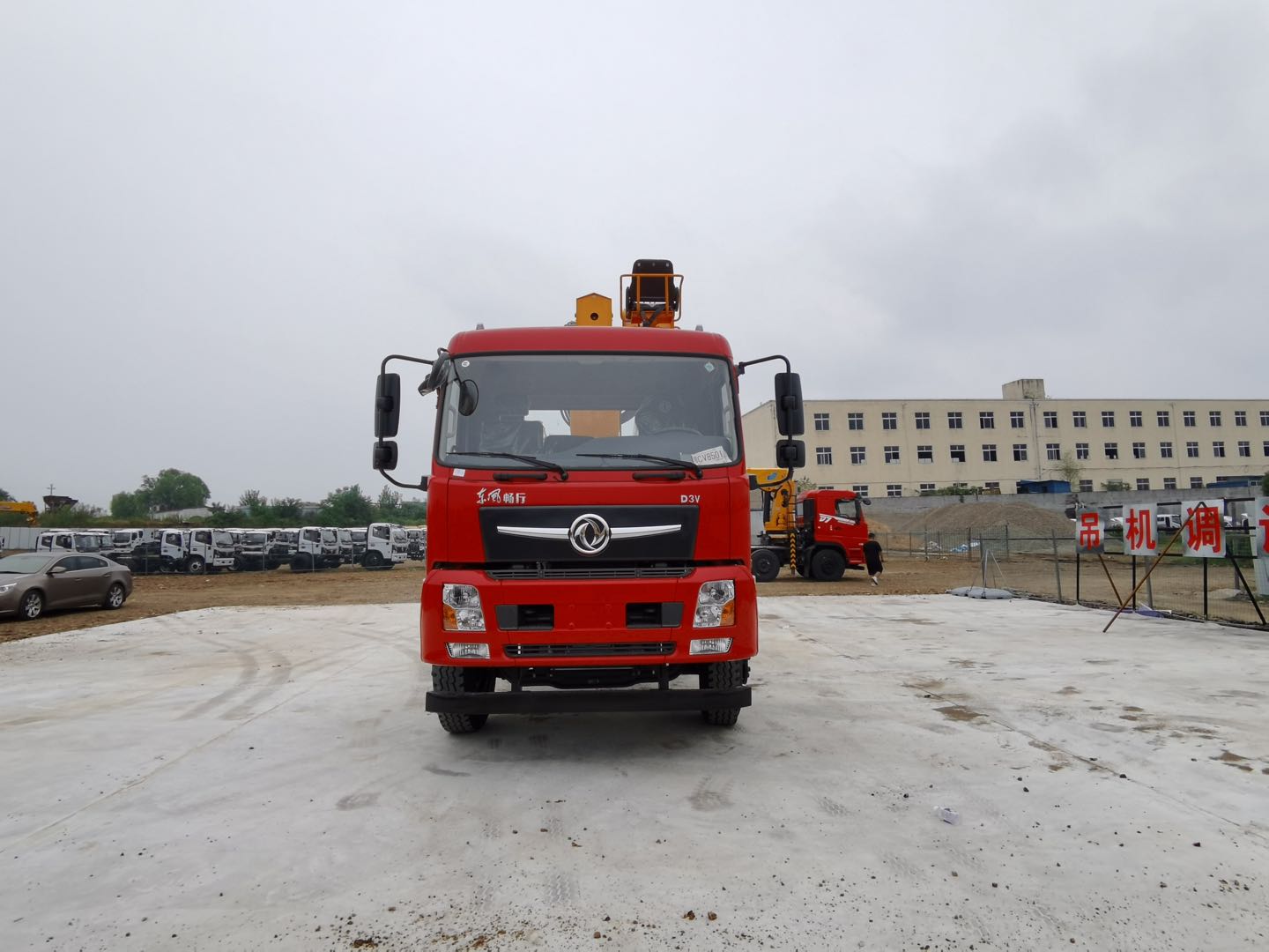 東風(fēng)暢行D3V后八輪駿通12噸隨車(chē)吊